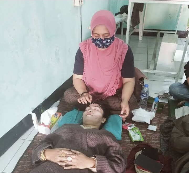 Terapi Akupresur Yenining